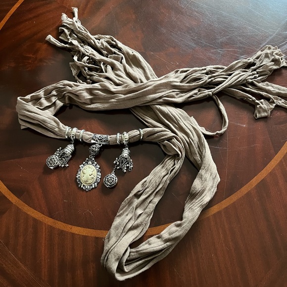 Scarf - Picture 2 of 3